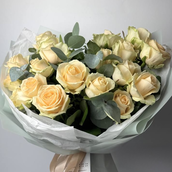 Букет троянд Піч Аваланч 19 шт (70см), Евкаліпт image