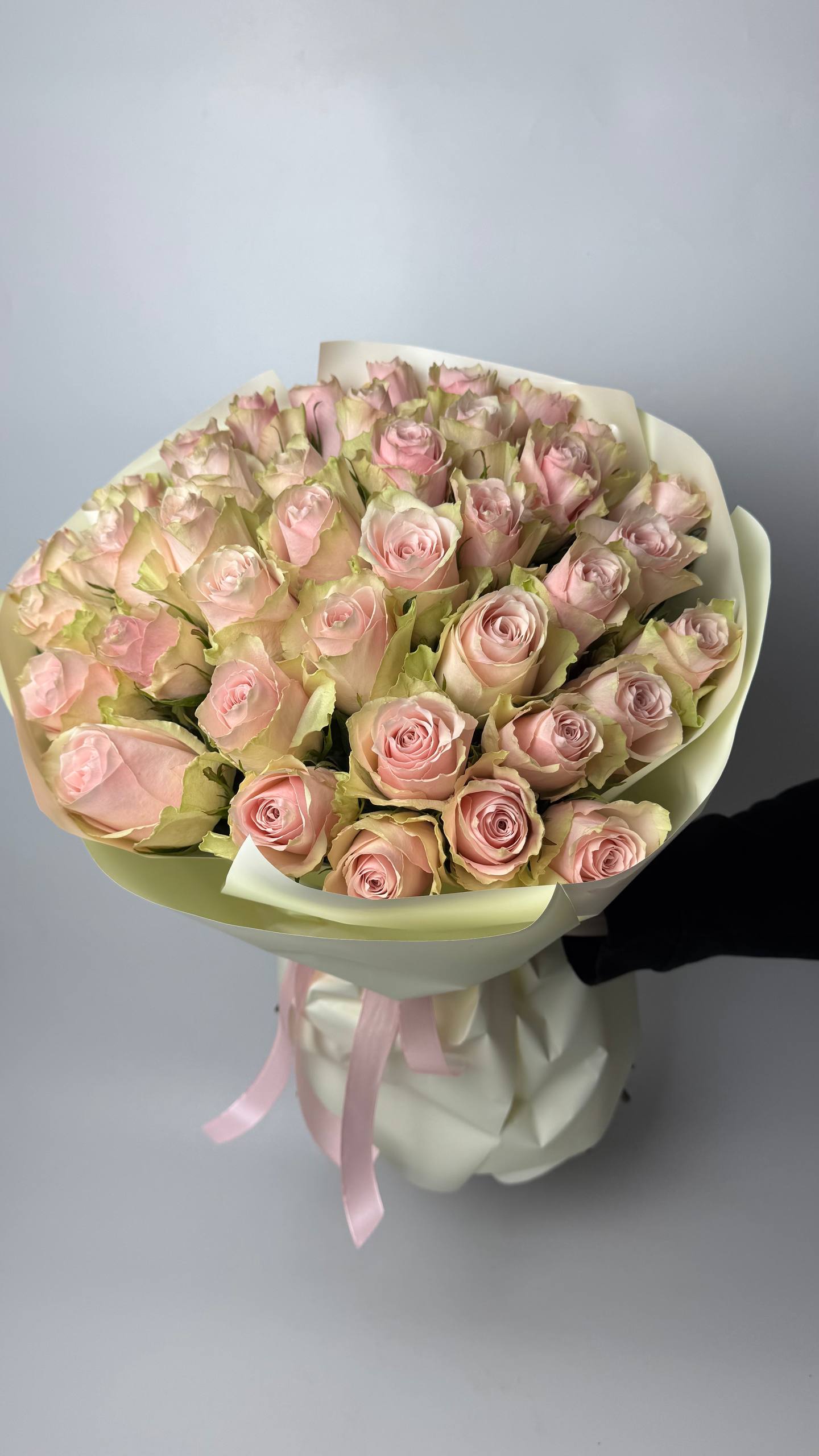 Букет троянд Пінк Атена 29 шт: Імпортна троянда (Персик) - 29
День закоханих (Рожевий) - 29.