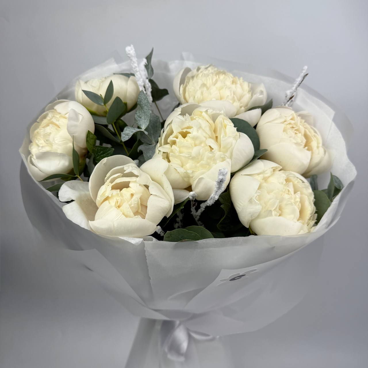 Букет Півоній білих 7 шт, Зелень image