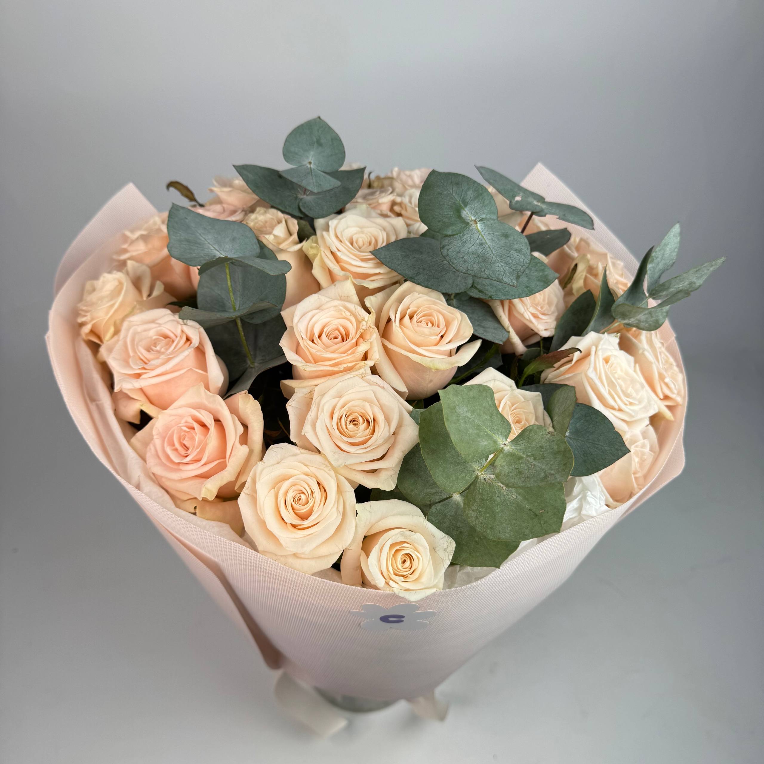 Букет троянд Кімберлі 29 шт, евкаліпт: Троянди (Рожевий) - 29.