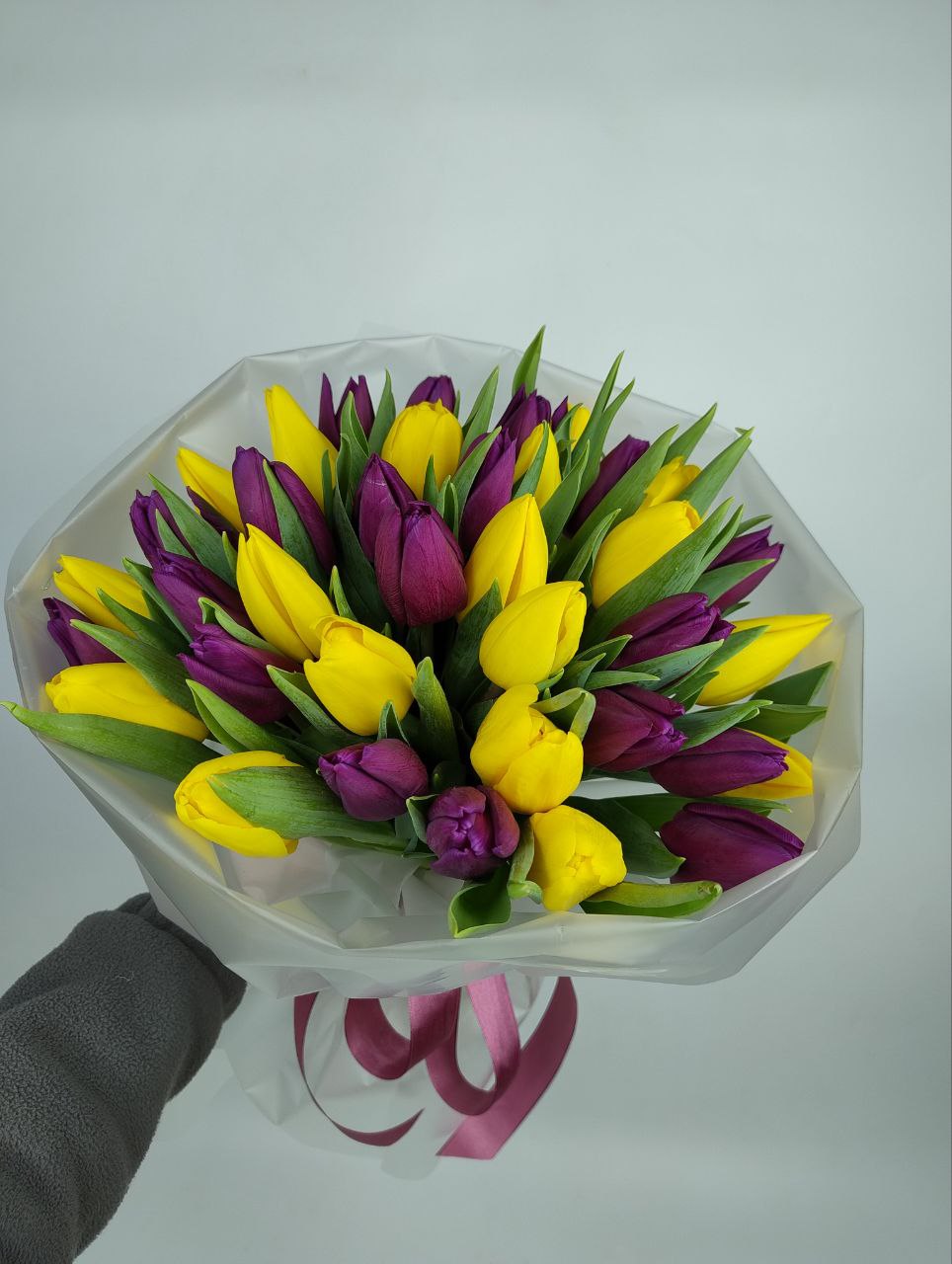 Букет жовтих та фіолетових тюльпанів 37шт  image