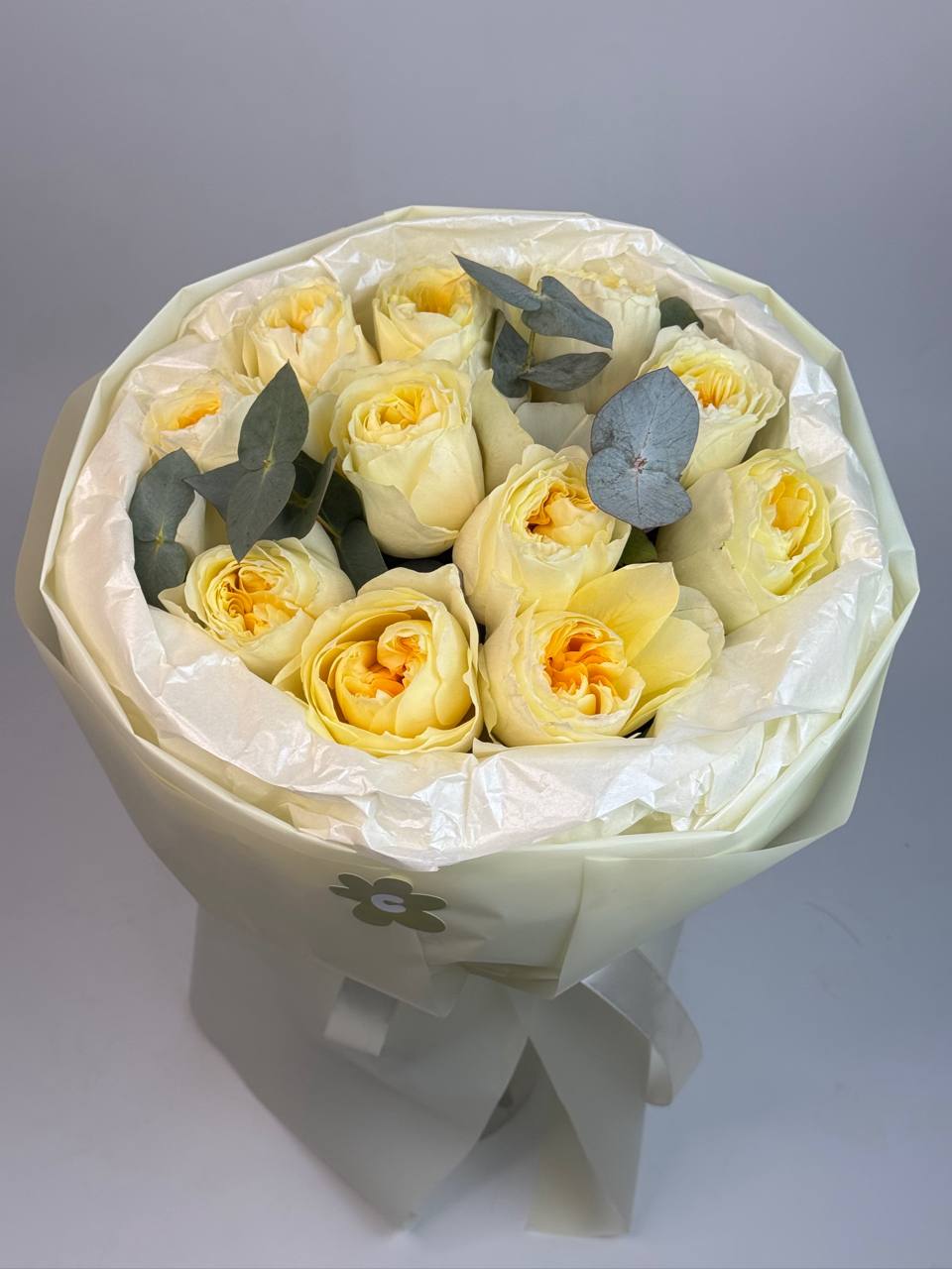 Букет троянд Антоніо Гарден 11 шт, евкаліпт image